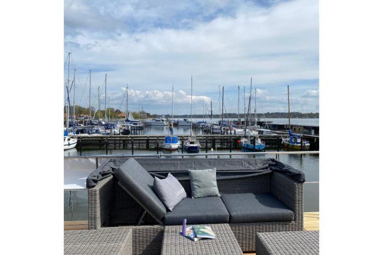 Hausboot Fjord Ankerplatz Mit Biosauna In Schleswig Luaran gambar