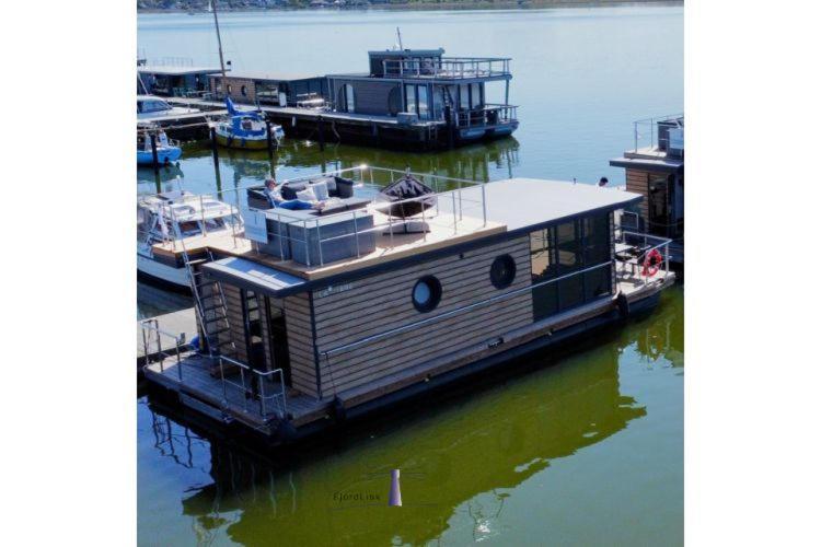 Hausboot Fjord Ankerplatz Mit Biosauna In Schleswig Luaran gambar