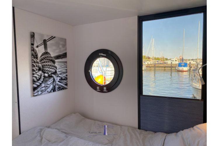 Hausboot Fjord Ankerplatz Mit Biosauna In Schleswig Luaran gambar